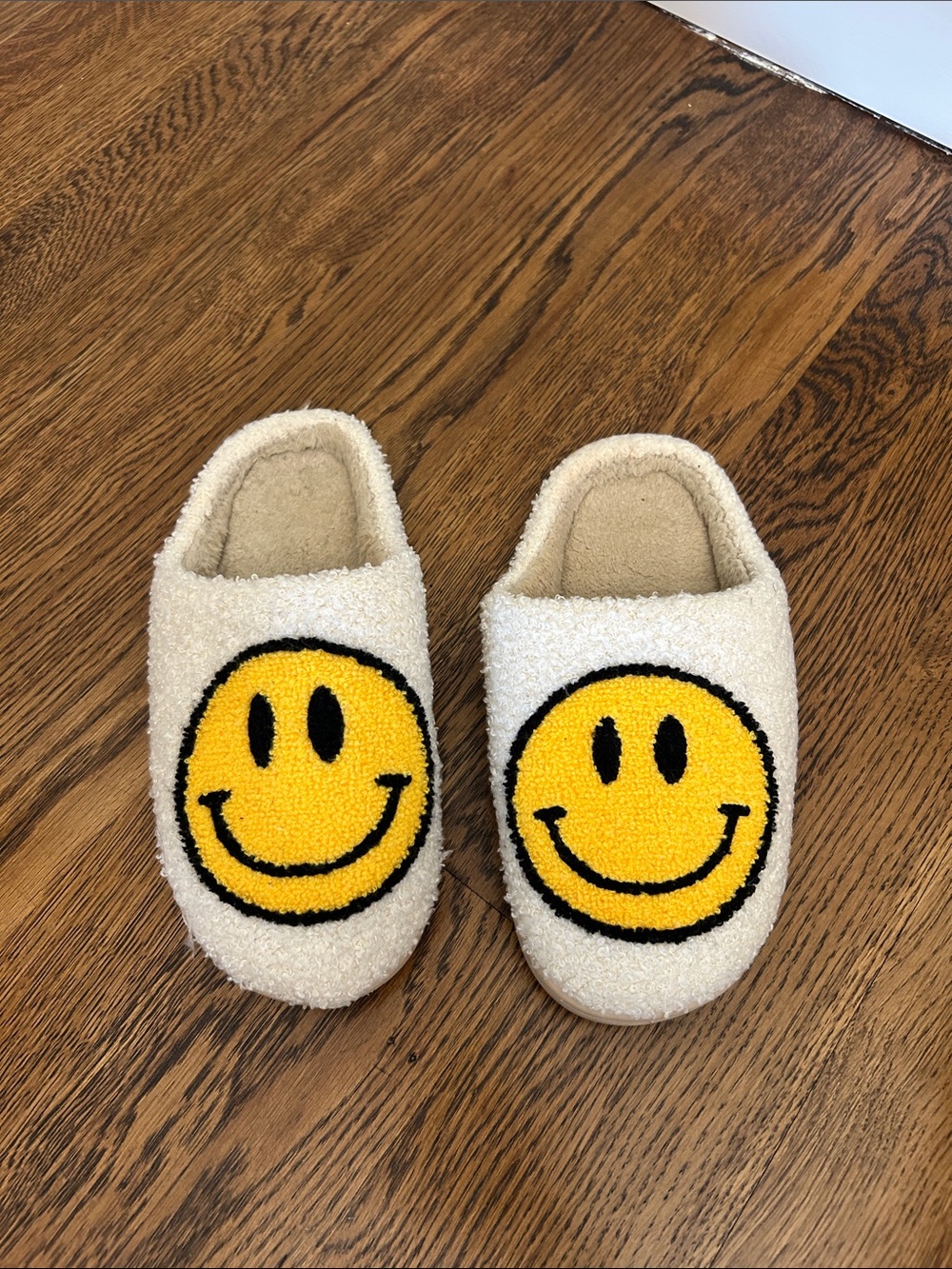 Kids Cream Smiley One-Piece Slippers
